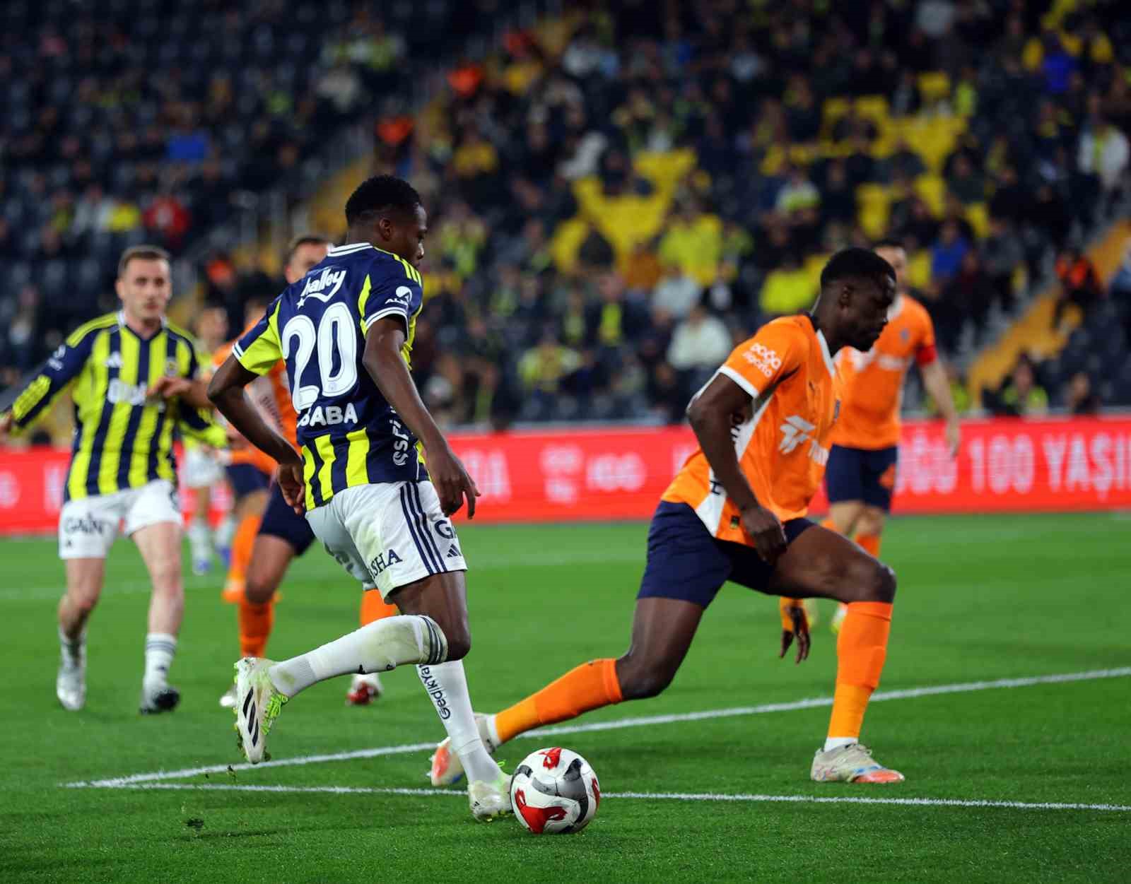 Trendyol Süper Lig: Fenerbahçe: 3 - RAMS Başakşehir: 1 (Maç sonucu)

