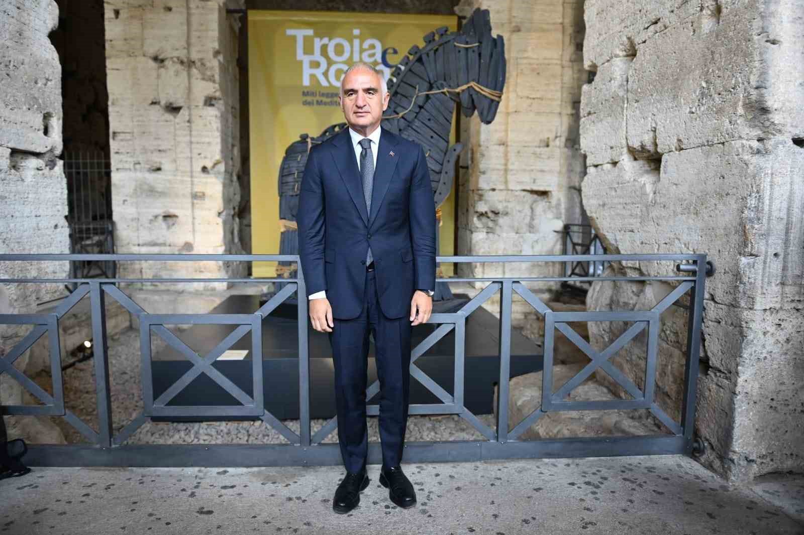 "Troya Sergisi" 221 eserle Roma’da
