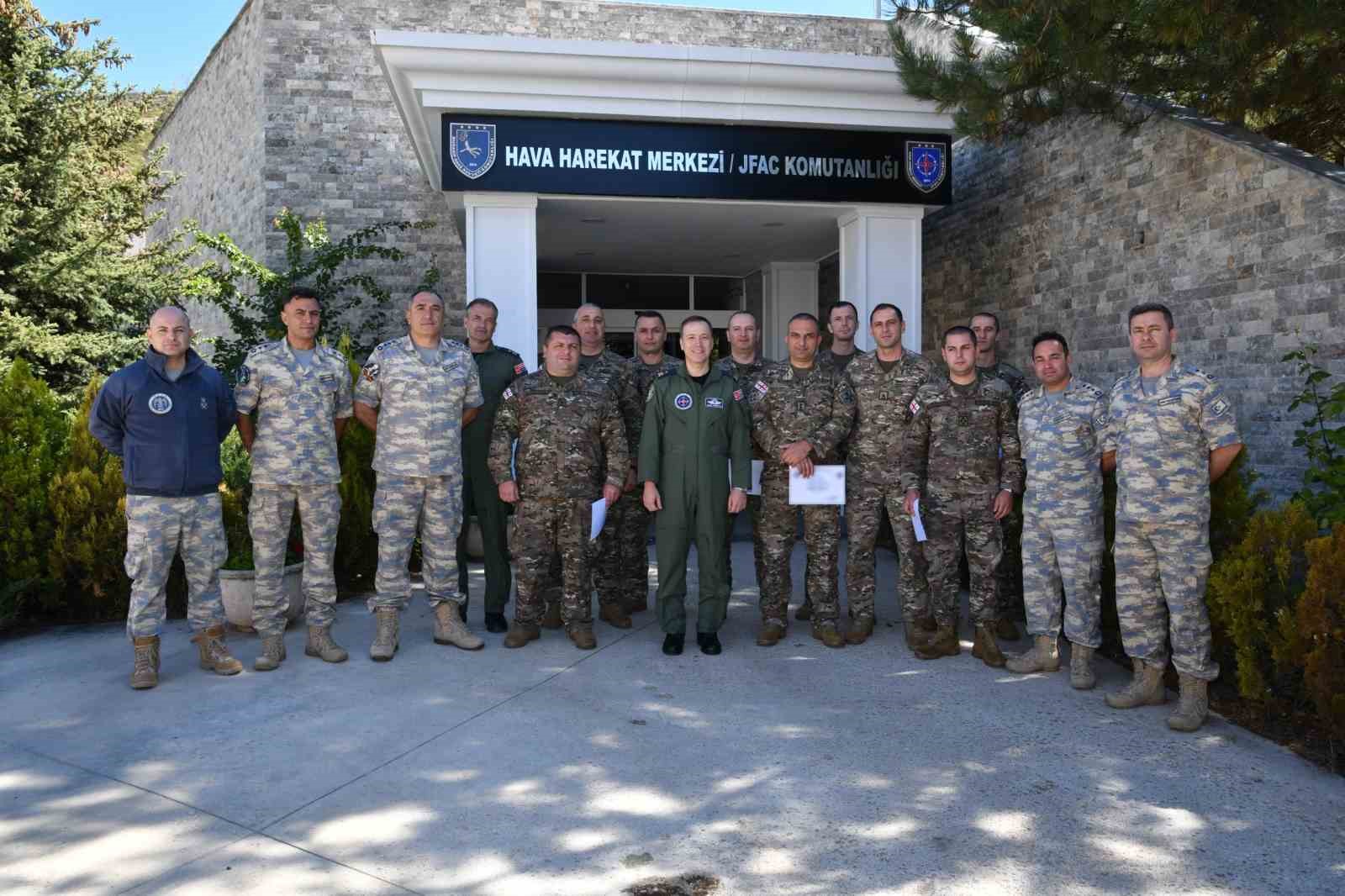 Türkiye-Gürcistan arasında ‘Hava Harekatı Planlama ve Yönetim Kursu’  tamamlandı
