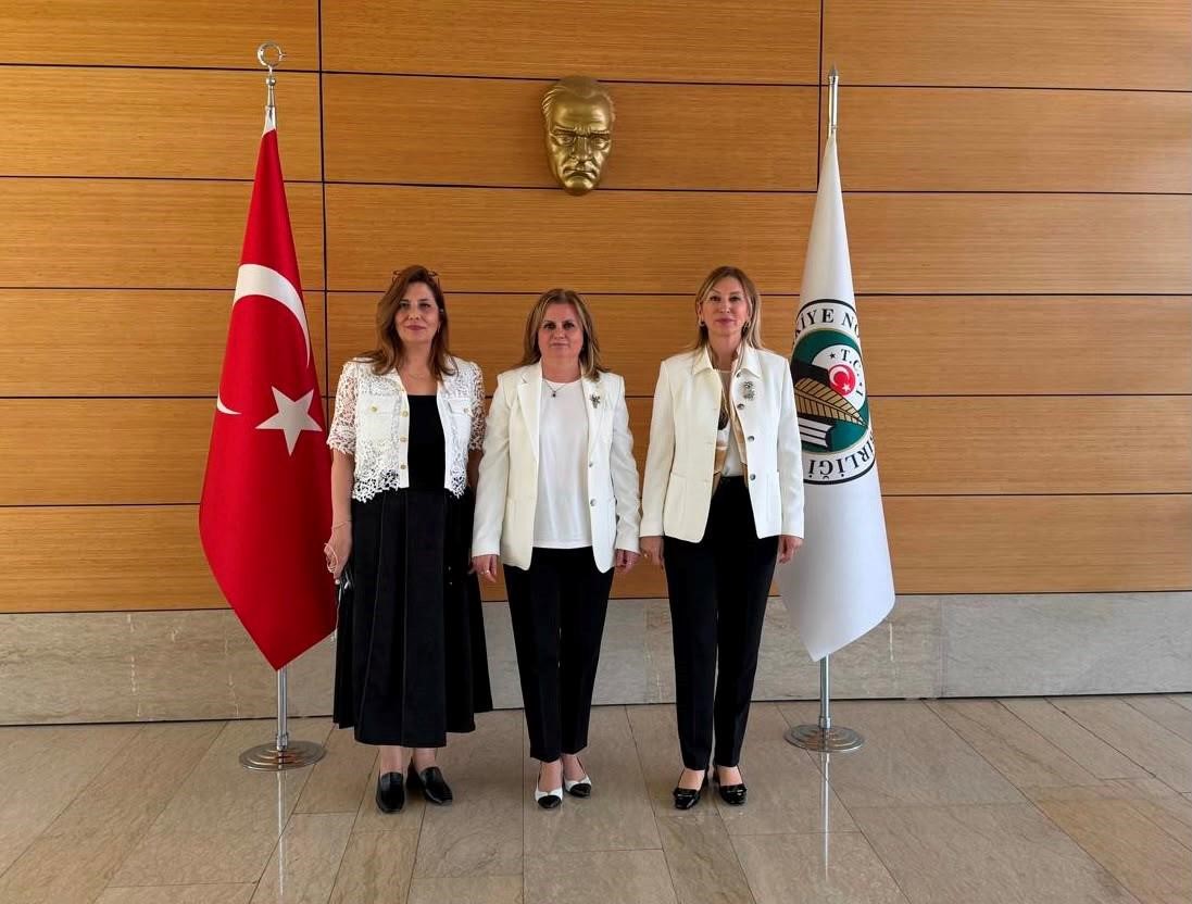 Türkiye Noterler Birliği Başkanı seçilen Fulya Uysal Güler göreve başladı
