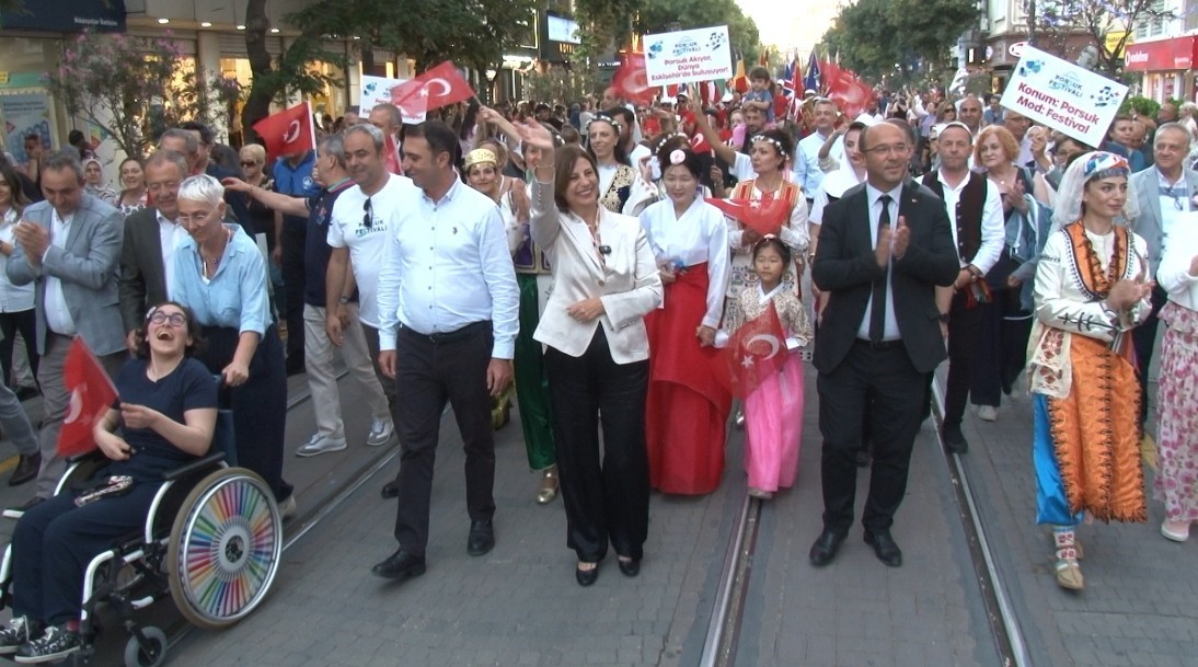 "Uluslararası Eskişehir Porsuk Festivali" coşkuyla başladı

