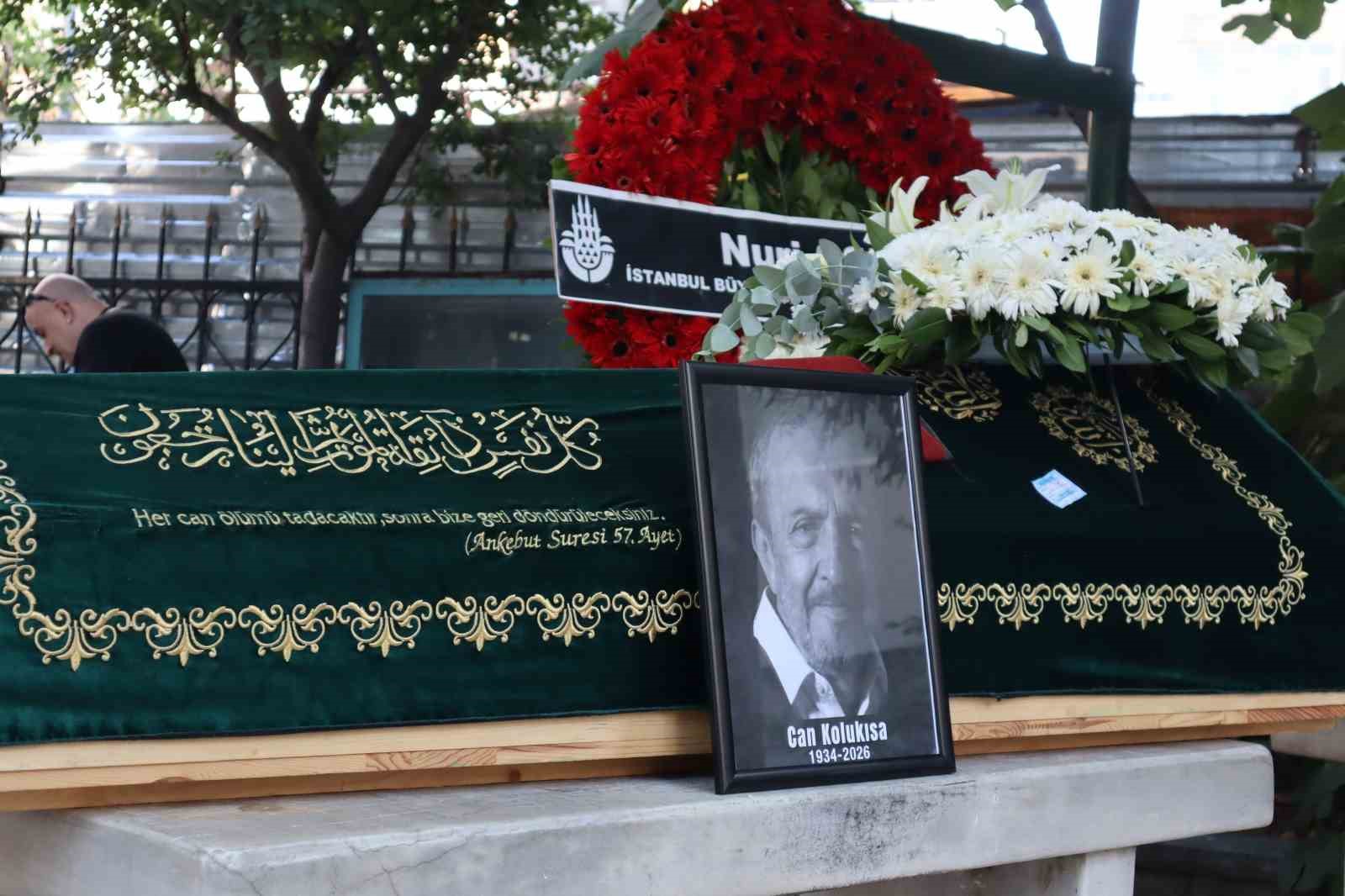 Usta oyuncu Can Kolukısa son yolculuğuna uğurlandı
