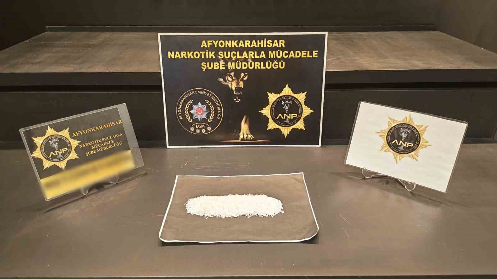 Uyuşturucu operasyonunda yakalanan 3 kişi tutuklandı
