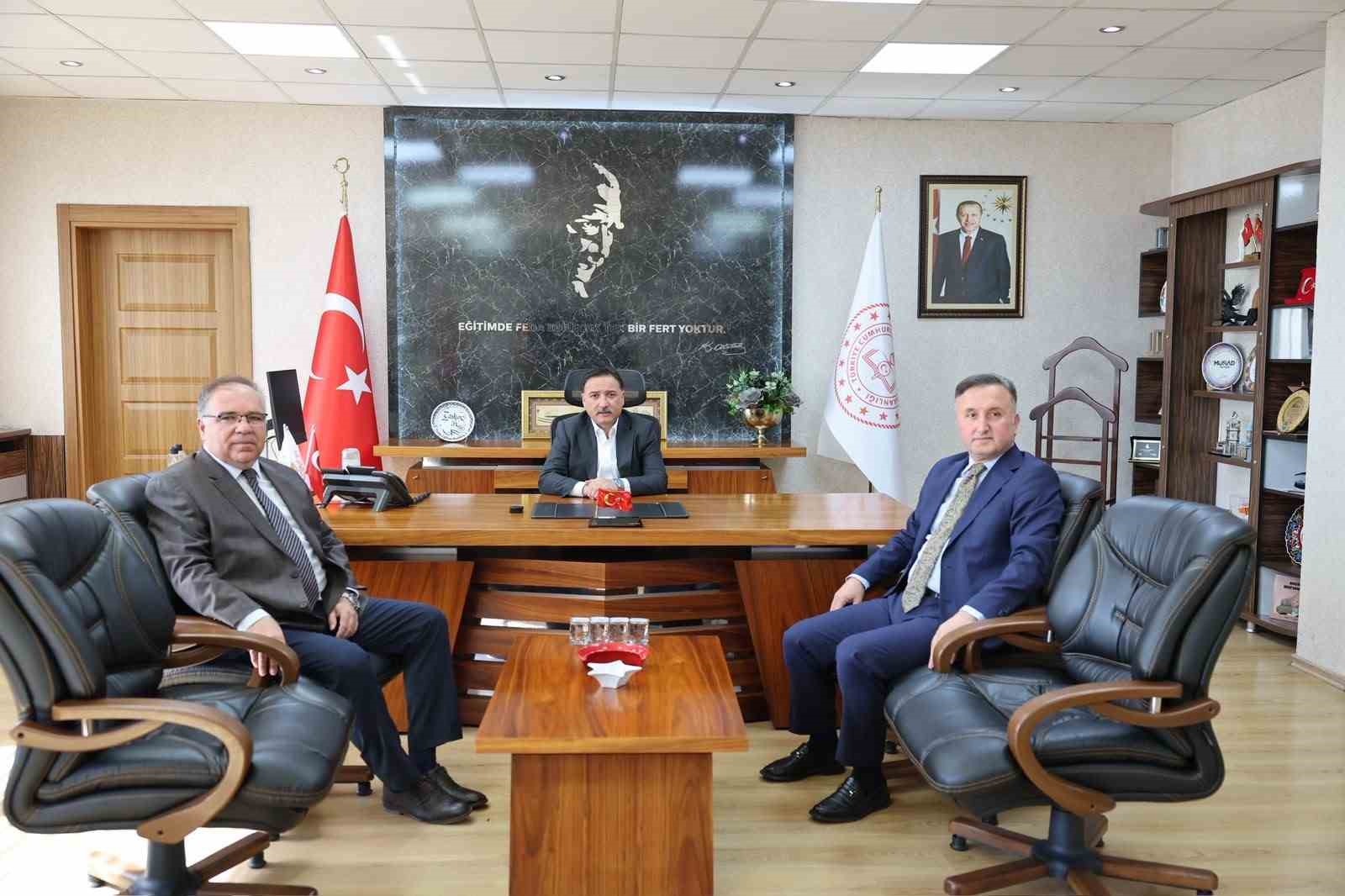 Vali Çiçek’ten İl Milli Eğitim Müdürlüğü’ne çalışma ziyareti
