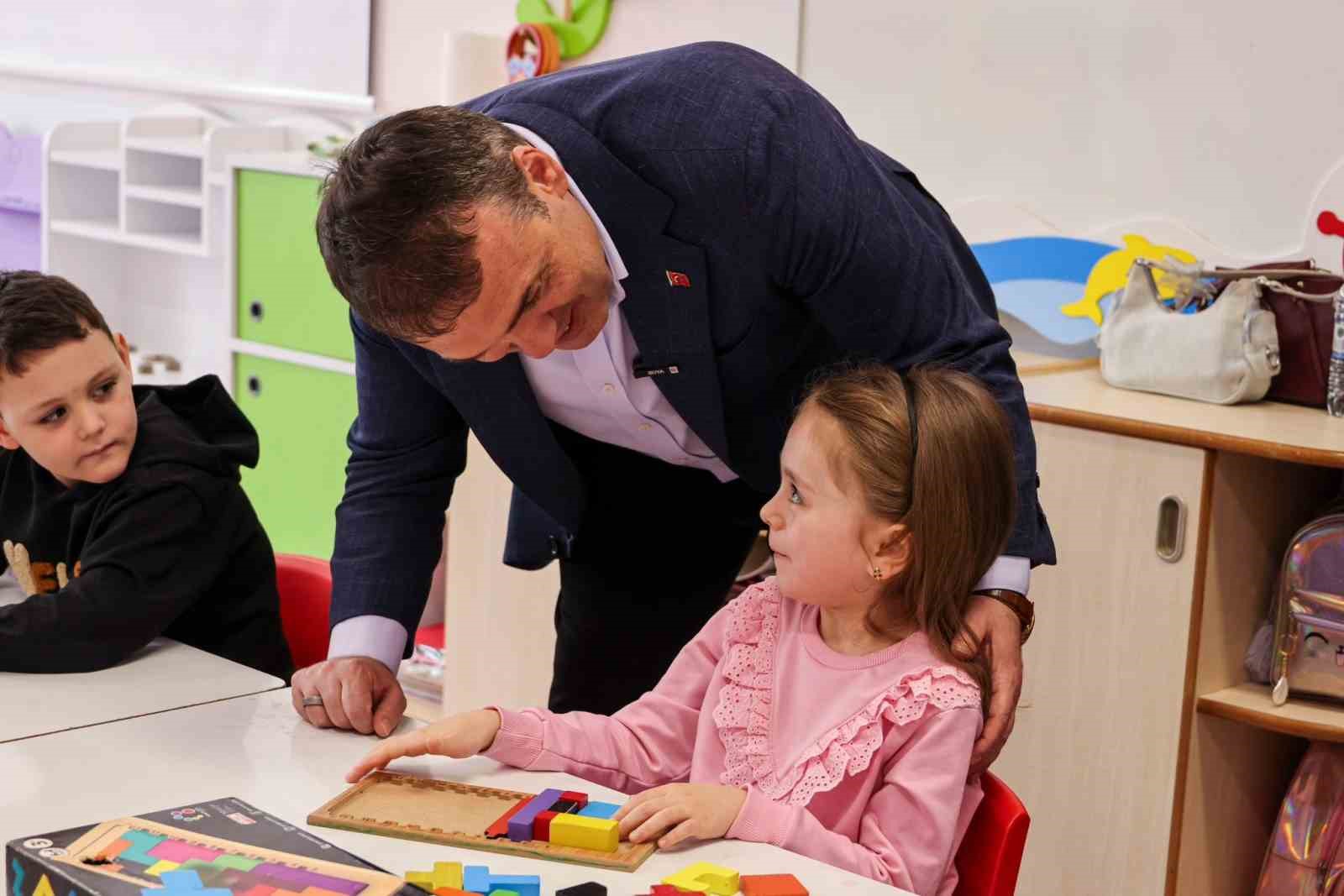 Vali Sözer öğrencilerle bir araya geldi
