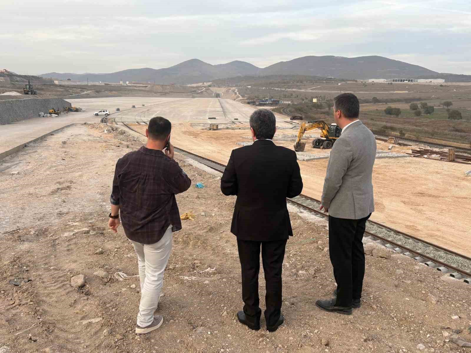 Vali Tavlı, 1 milyar TL’lik demiryolu iltisak hattını inceledi
