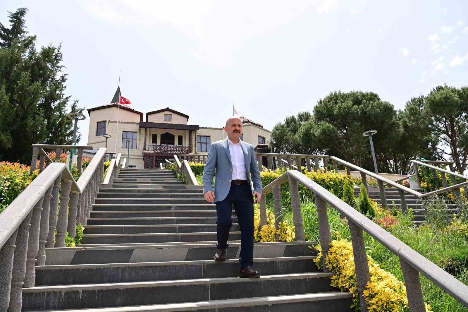 Vali Varol, Adnan Menderes’in hatırasını yaşatan müzede incelemelerde bulundu
