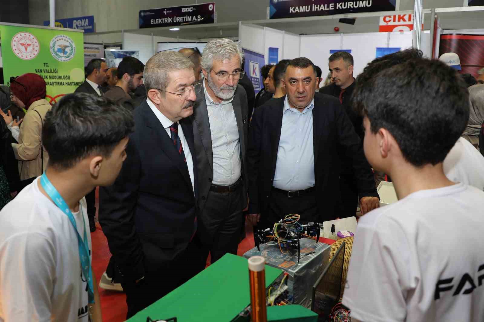 Van TSO Başkanı Takva: "Gençlerimiz iş aramasın, iş kursun"

