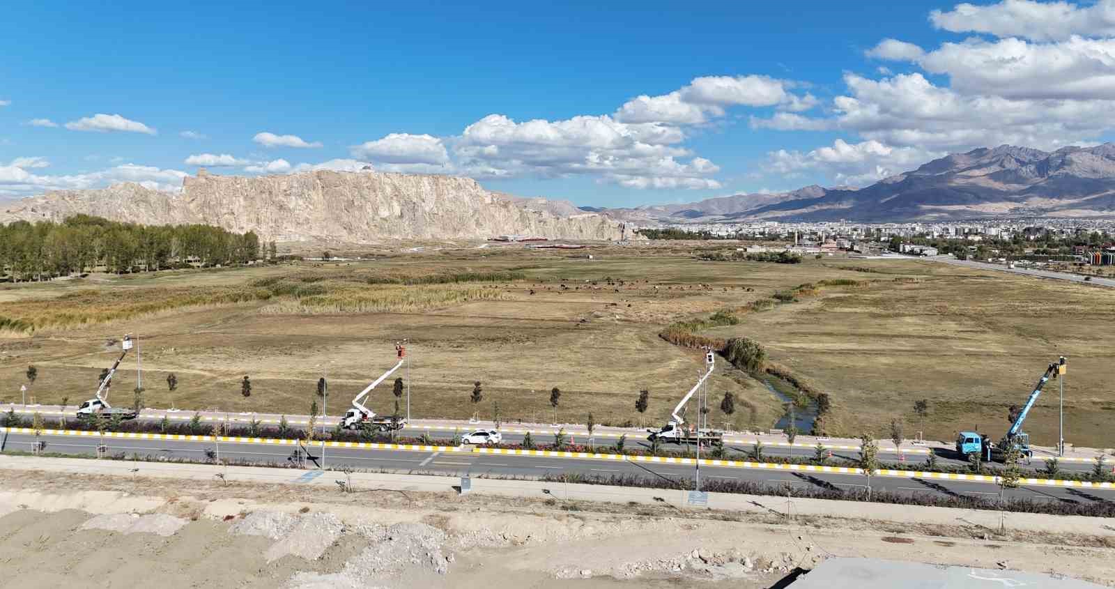 VEDAŞ’tan gündüz yanan aydınlatma açıklaması
