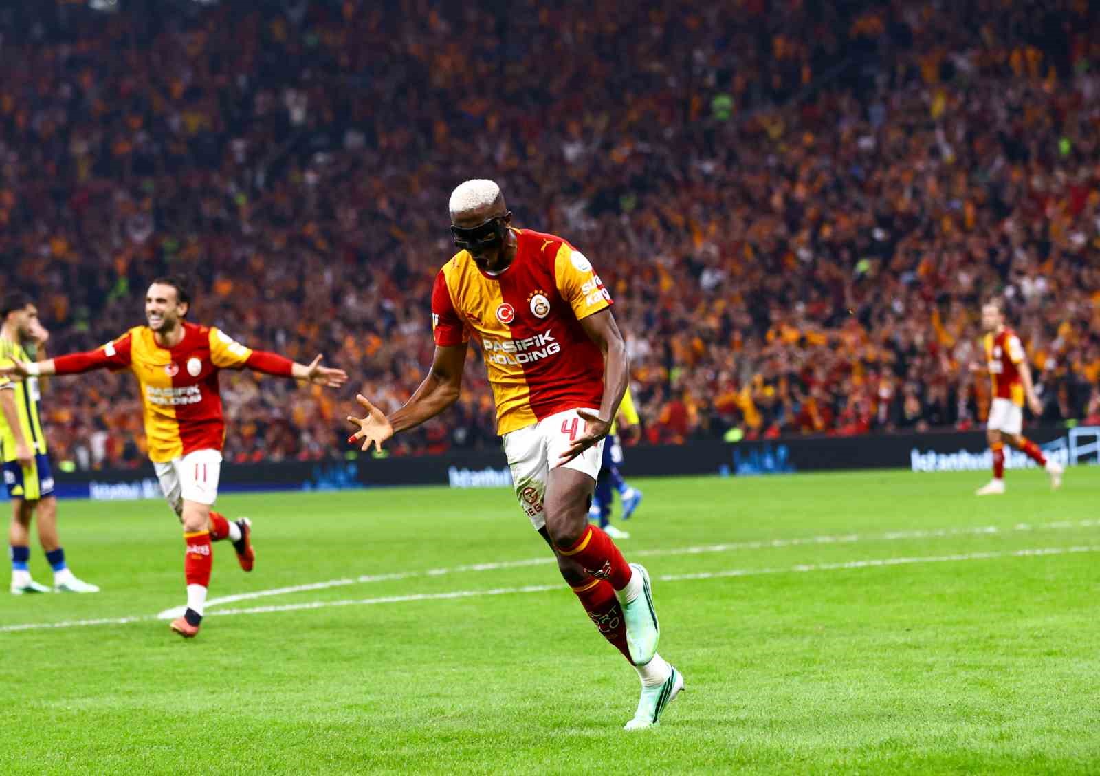 Victor Osimhen ligdeki gol sayısı 8’e çıkardı
