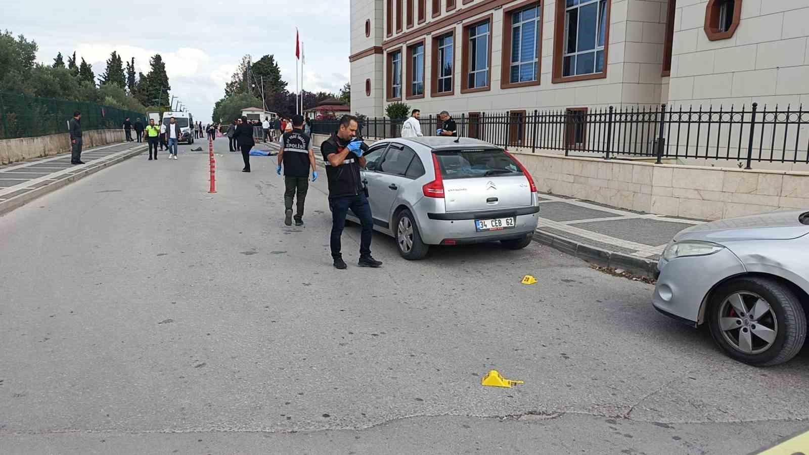 Yalova’da adliye önündeki cinayetin kan donduran görüntüleri ortaya çıktı
