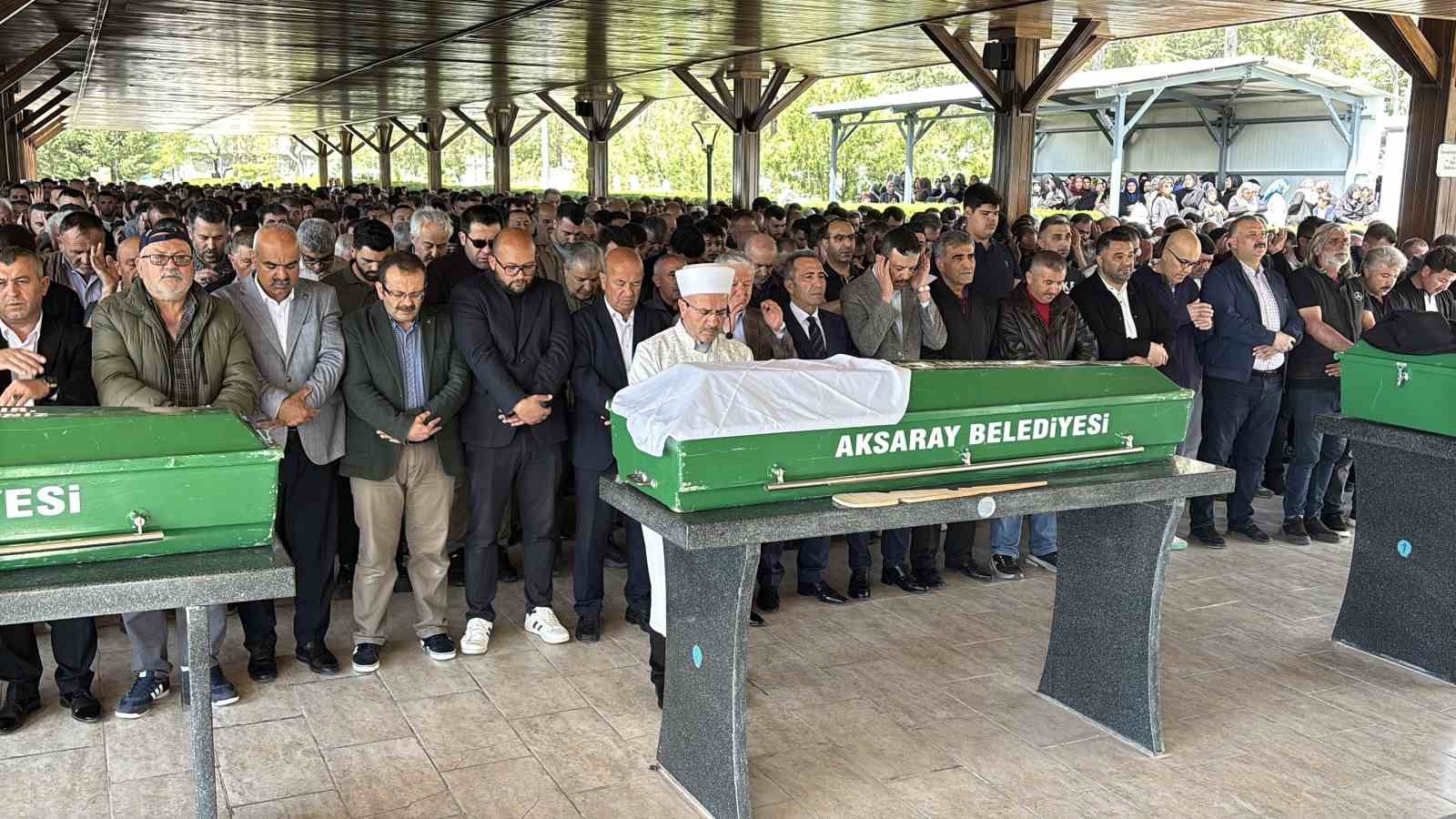 Yangında ölen yaşlı kadın son yolculuğuna uğurlandı
