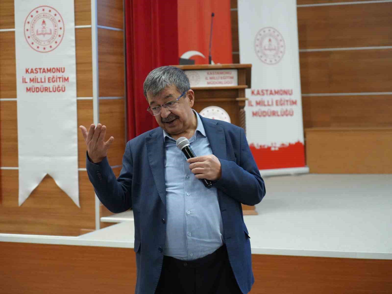 Yazar Hayati İnanç: "İnsan kalbini çer çöple doldurmamalıdır"
