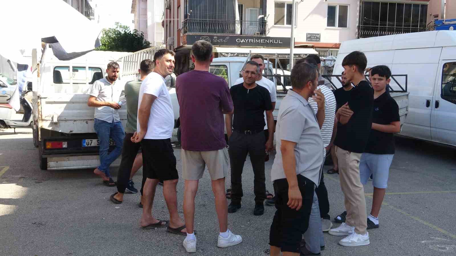 "Yerimiz daraldı" diyen pazarcı esnafı yeni pazar alanında tezgah açmadı
