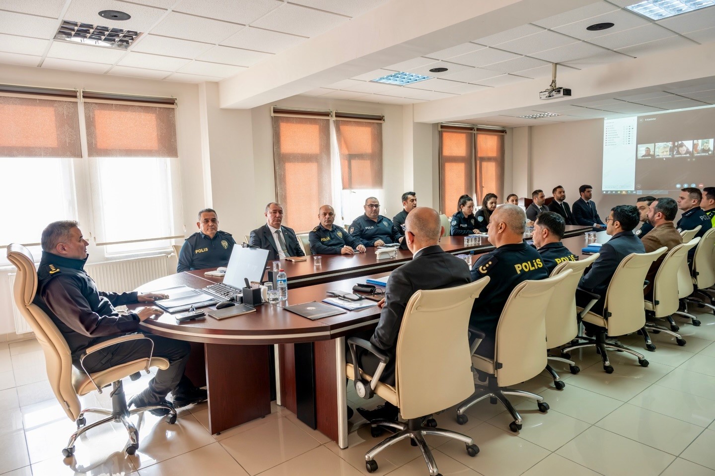 Yılbaşı öncesi emniyette güvenlik masası kuruldu
