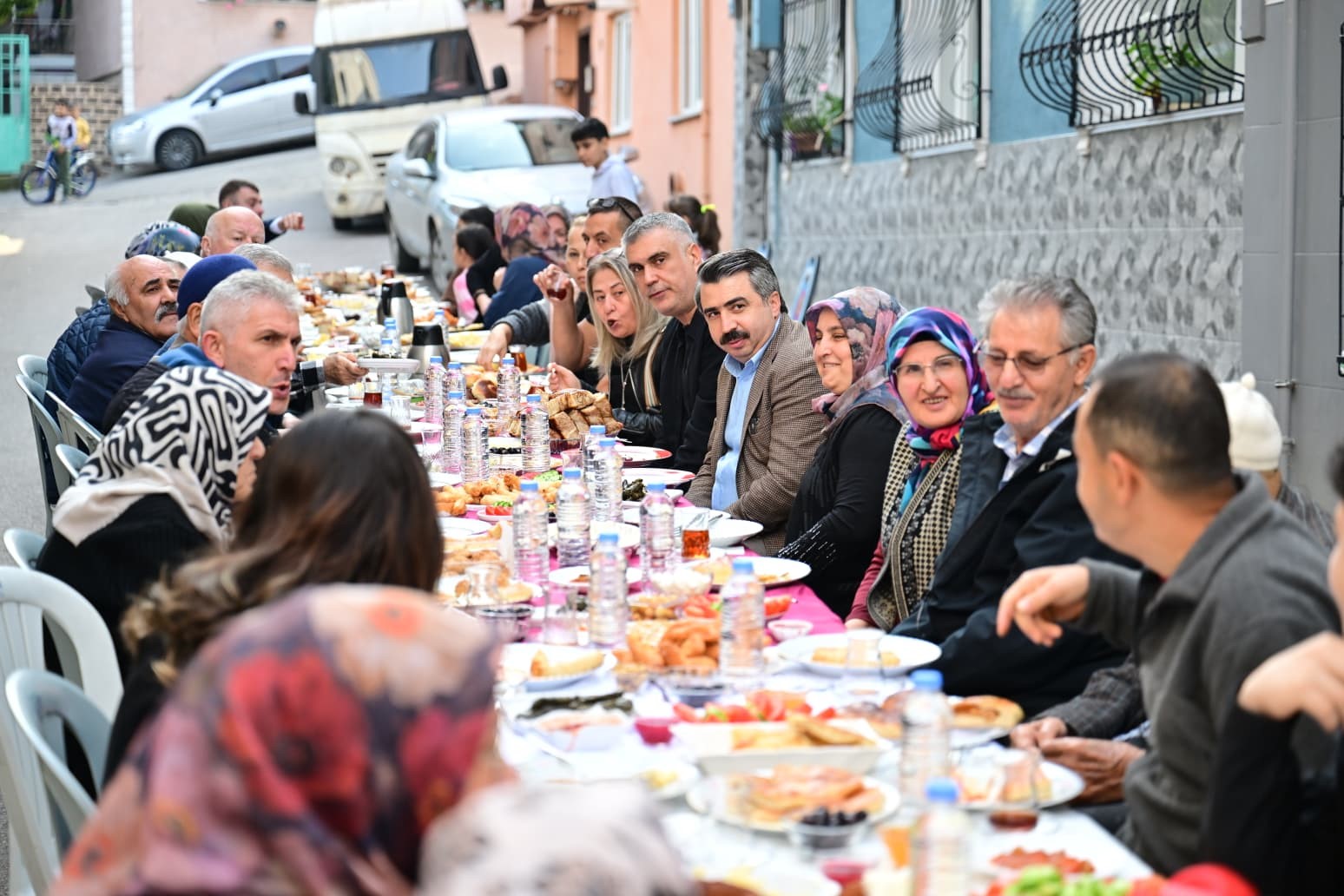 Yıldırım’da gönül sofrasını kadınlar kurdu
