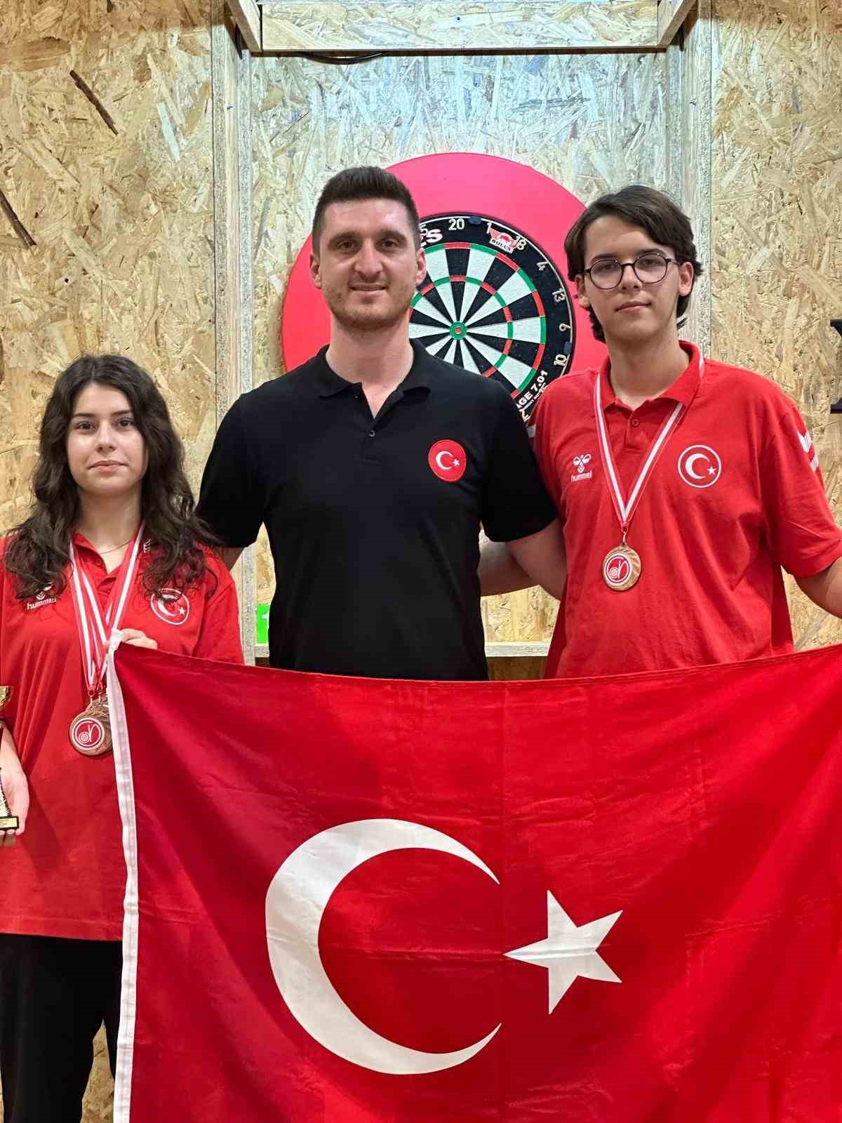 Yıldırımlı dartçılardan milli gurur
