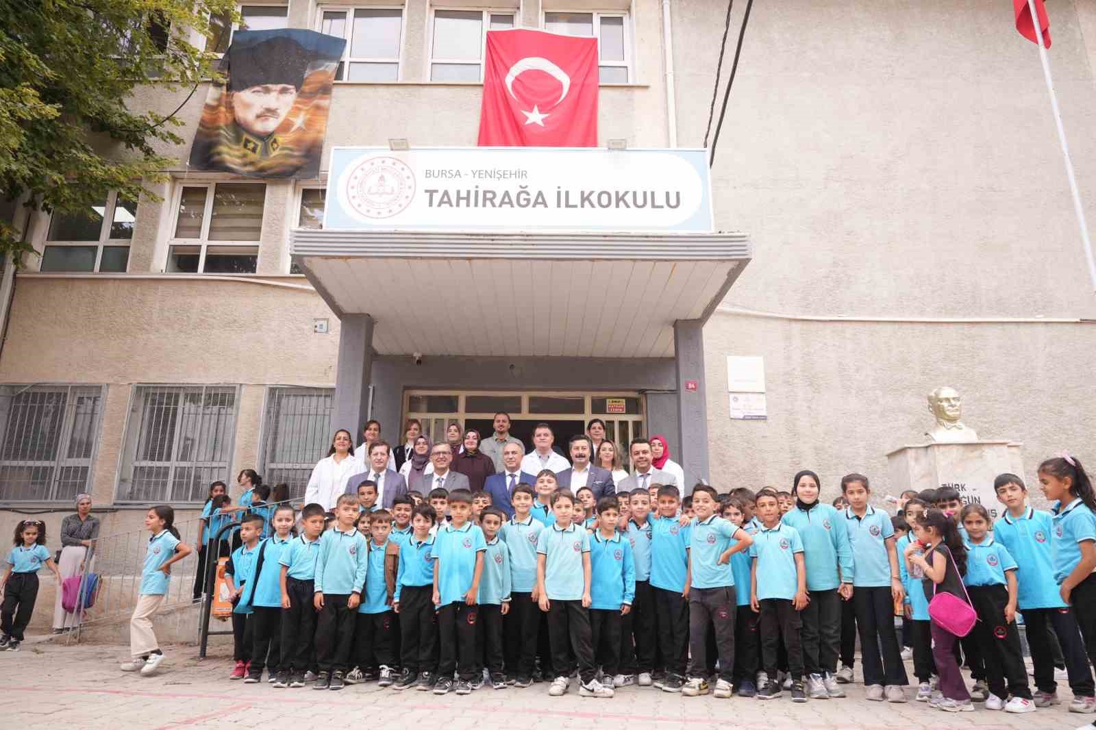 Yıllar önce öğrenciydi, şimdi başkan olarak aynı okulda
