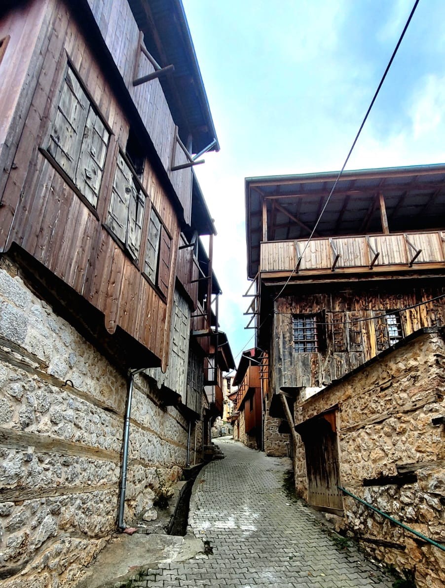 Yıllara meydan okuyan Eğin evleri, tarihi ve ustalığı yaşatıyor
