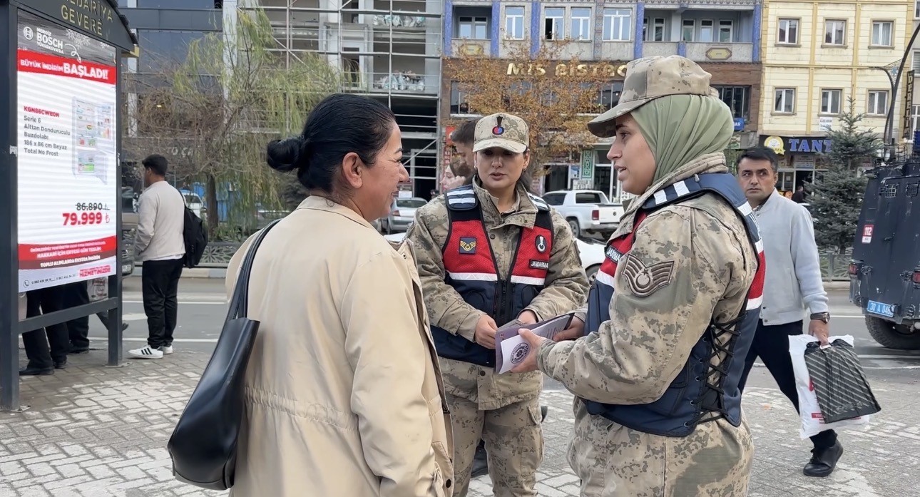 Yüksekova’da vatandaşlara KADES anlatıldı
